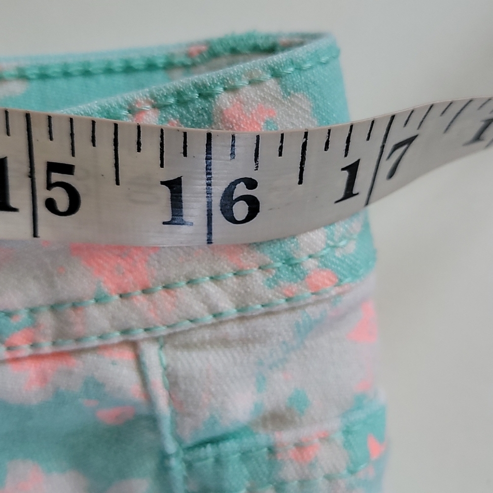 Forever 21 aqua floral denim shorts size 30 - Picture 4 of 8